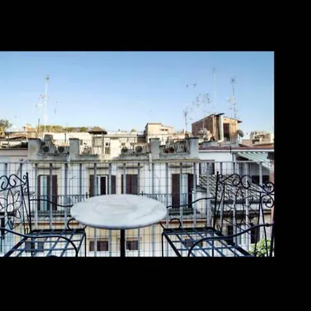 Joivy Welcoming Flat With Balcony Near Piazza Di Spagna 아파트 *