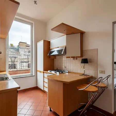 Joivy Welcoming Flat With Balcony Near Piazza Di Spagna * Roma