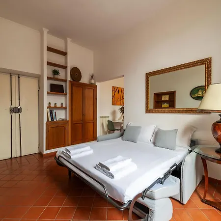 Appartamento Joivy Welcoming Flat With Balcony Near Piazza Di Spagna